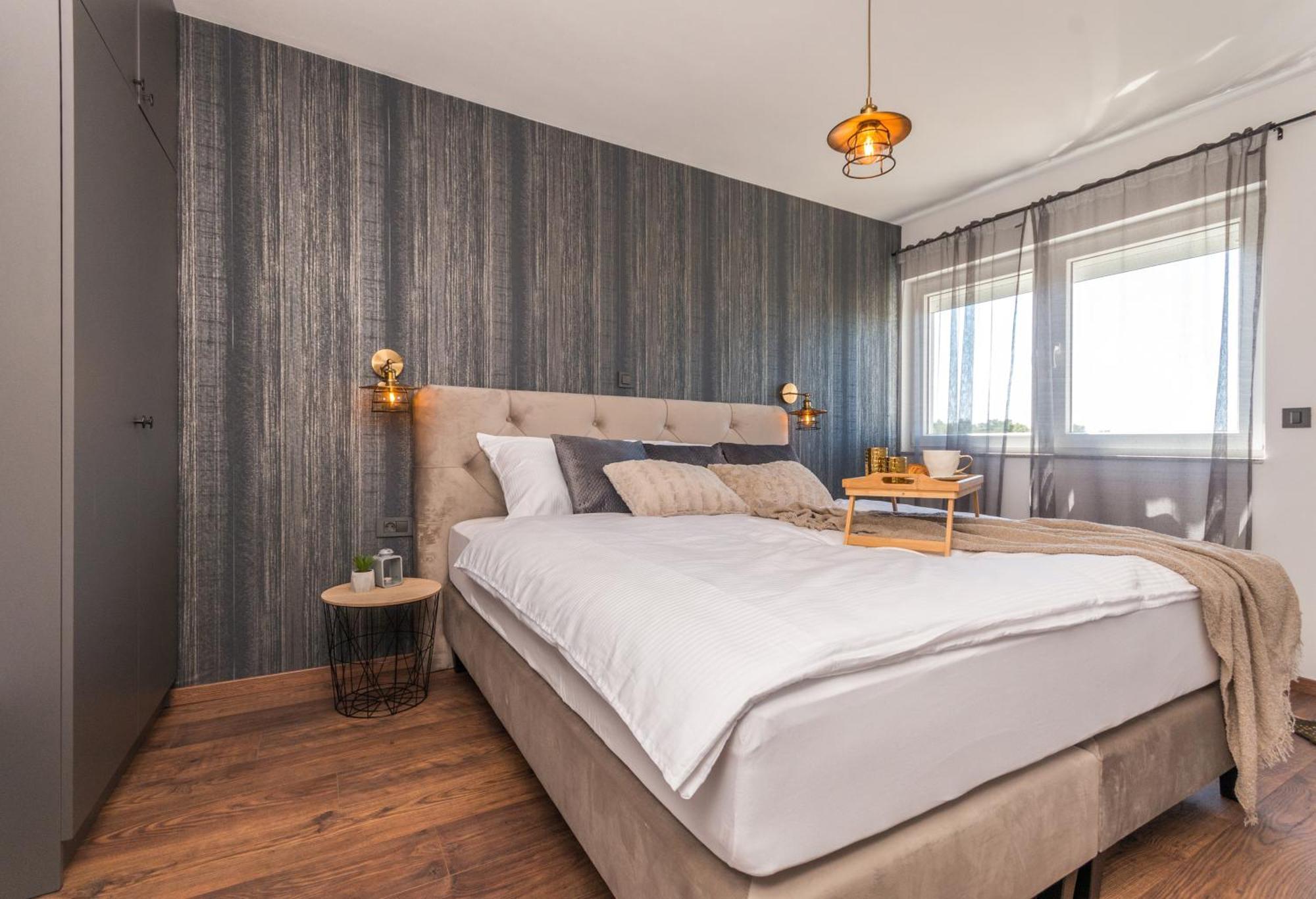 Marilu Luxury Apartments Drage Room photo